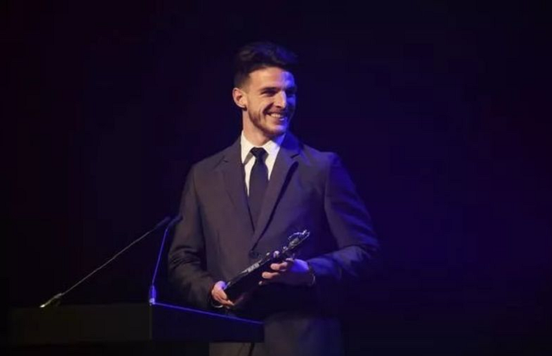 declan-rice-duoc-vinh-danh